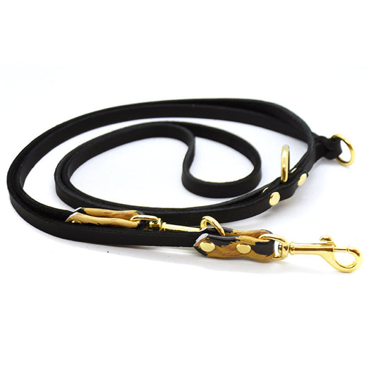Schwarze Fettlederleine mit Leomuster-Lederbesatz an den Karabinerenden