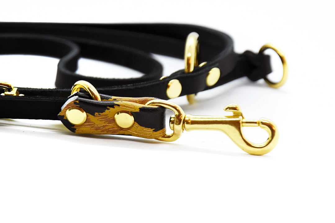 Robuste Fettlederleine mit modischem Leomuster-Zierbesatz, passend zum LEO LOVE Halsband