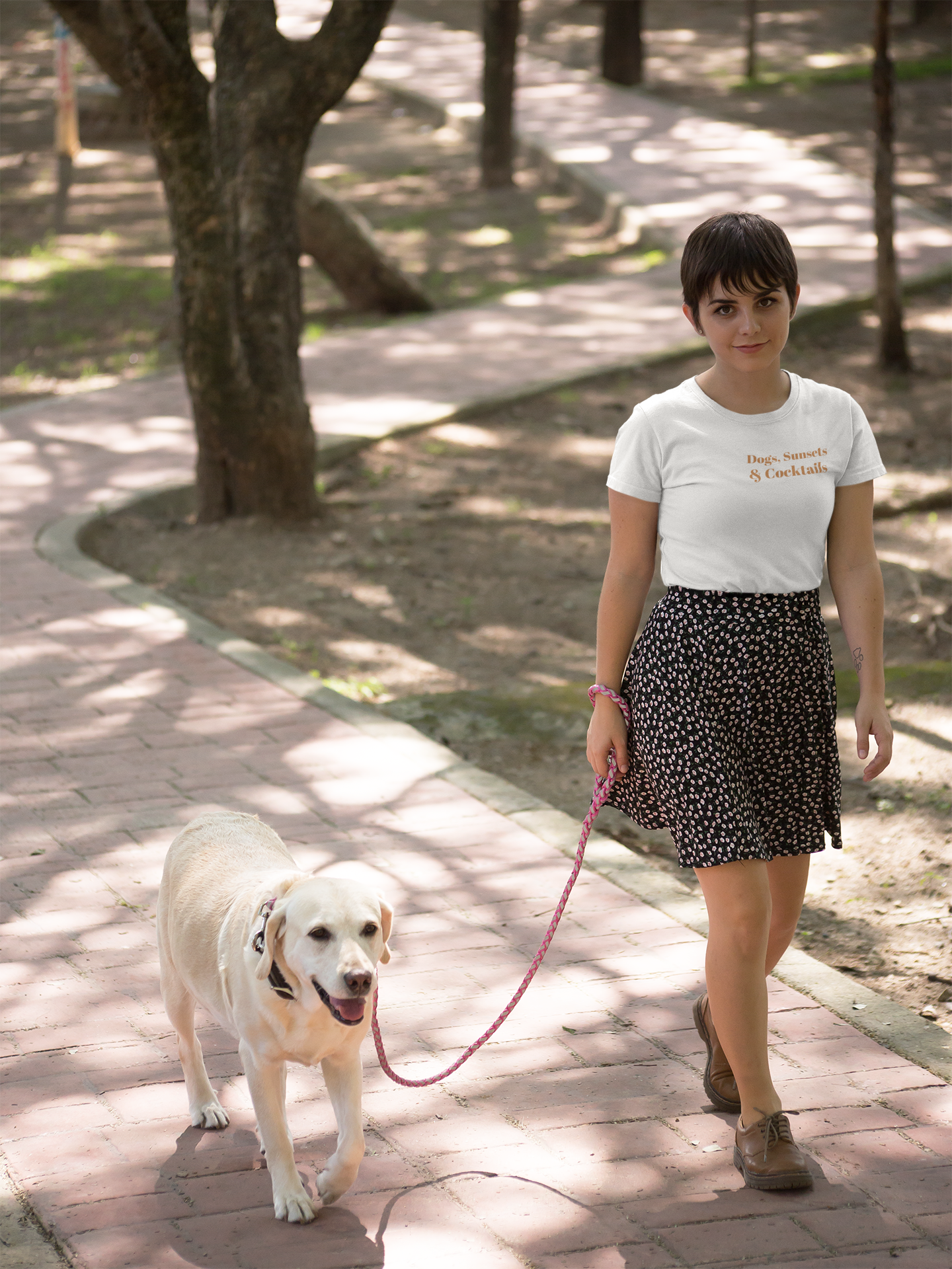 Shirt "Dogs, Sunsets and Cocktails"