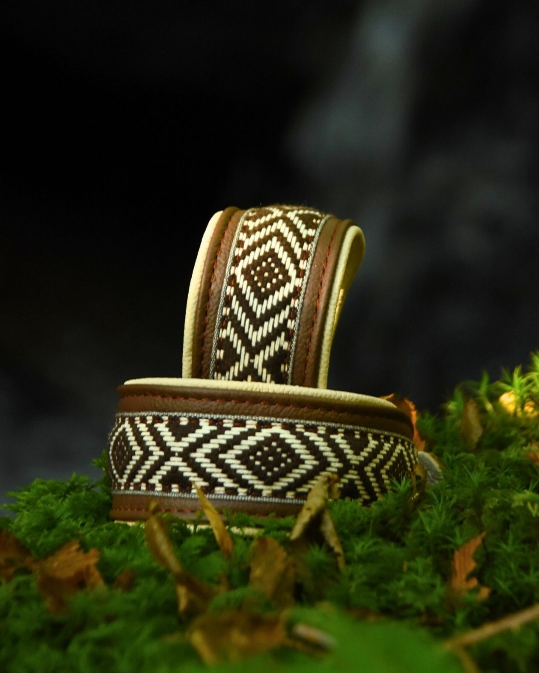 Halsband AZTEC • Leichtes Nappaleder Halsband mit edler Borte für Windhunde