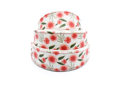 WILD ROSE Windhundhalsband ❀ Elegantes bedrucktes Kunstleder Halsband mit zarten Rosenmotiven