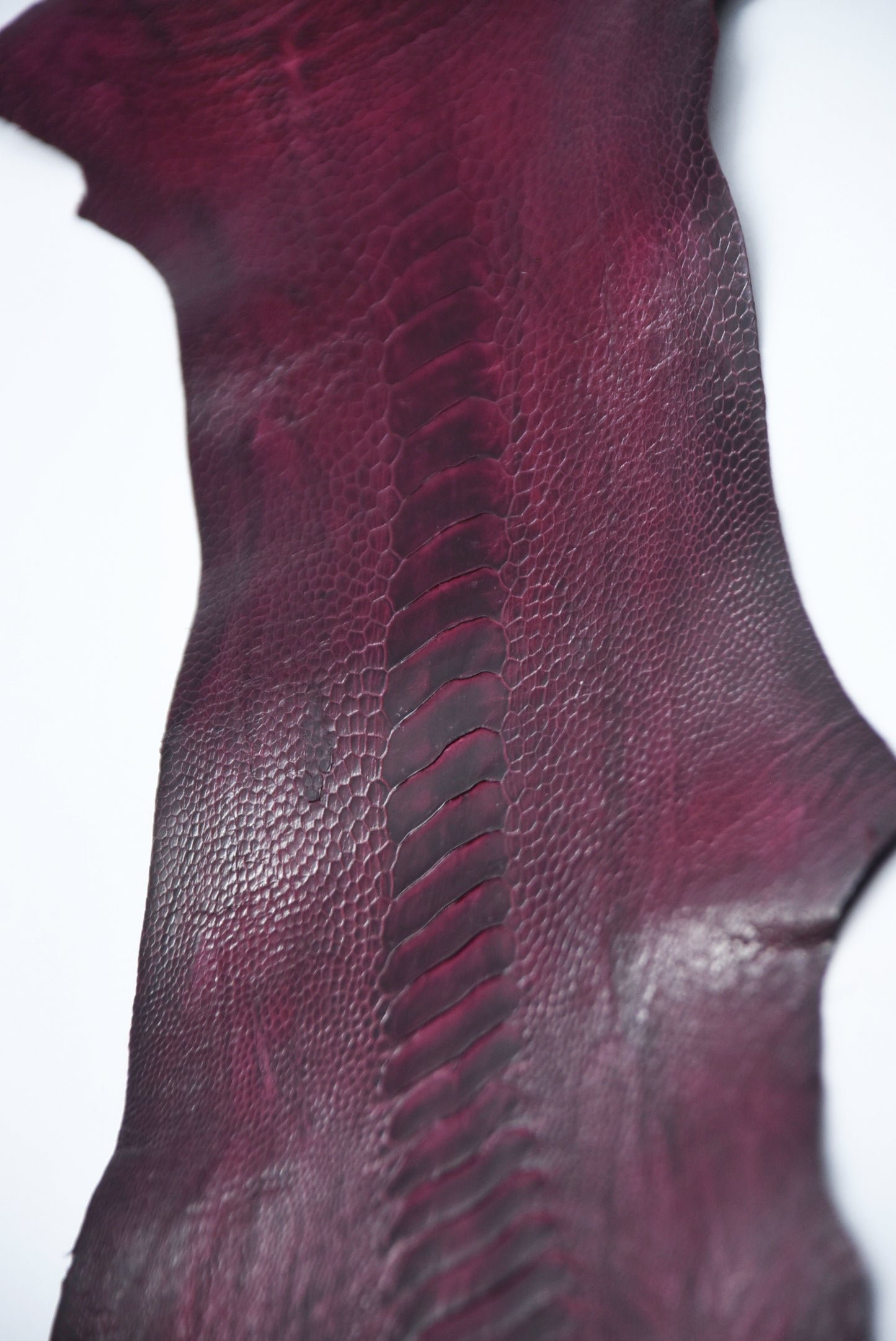 Straußenbeinleder weinrot