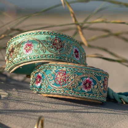 SARI FLORA | Gepolstertes Windhundhalsband aus Leder mit edler Sari Borte