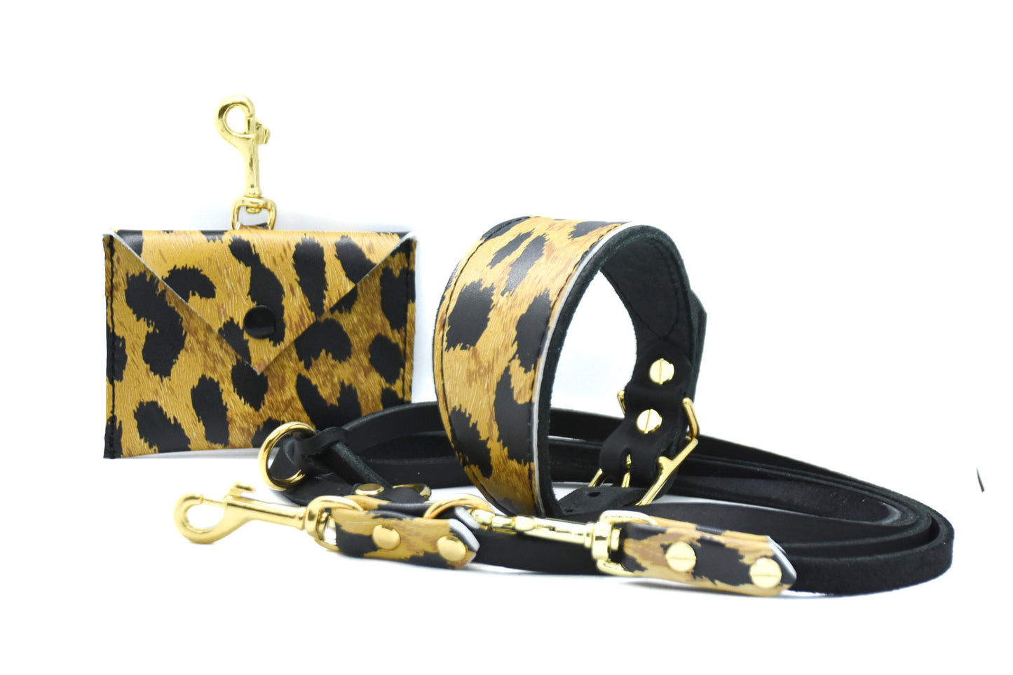 LEO LOVE Set: Schwarzes Fettlederhalsband, passende Leine & Lederbeutel mit Zierbesatz