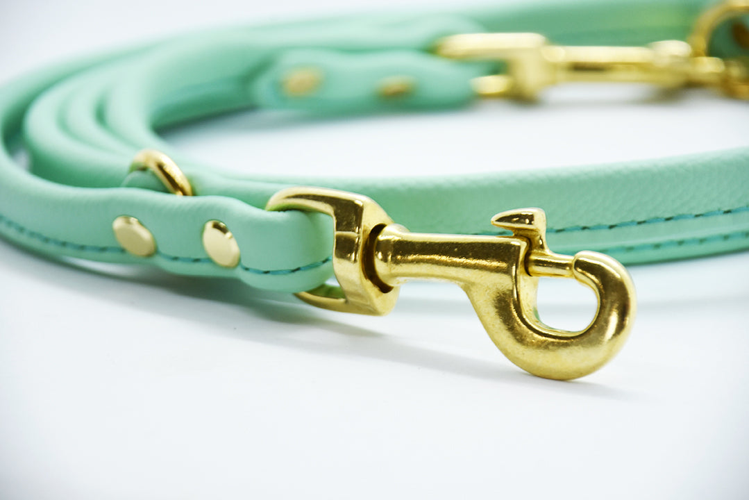 Elegante Rundlederleine in Mint – feine Nahtführung, weiches Leder und stilvolles Design