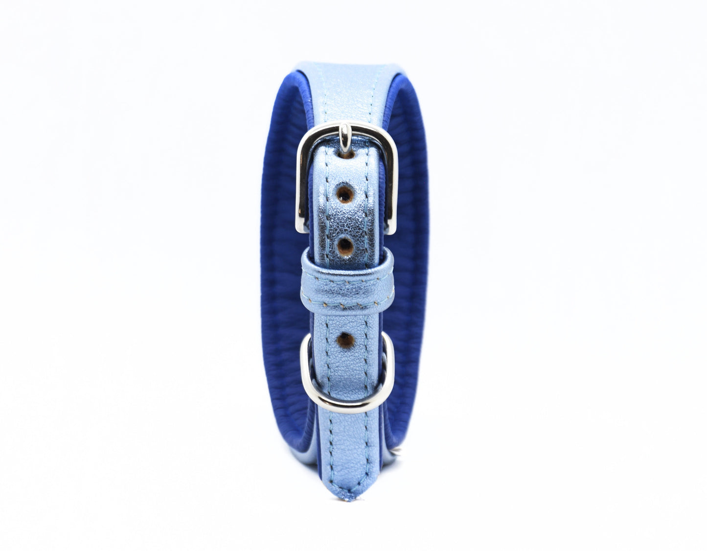 CELESTE・Exklusives silbrig-blaues Metallic Ziegenleder Halsband für besondere Anlässe