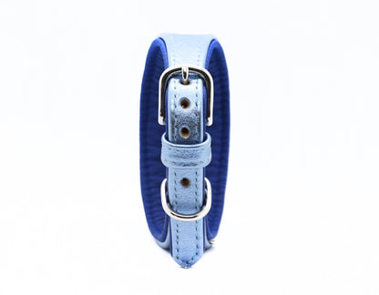 CELESTE・Exklusives silbrig-blaues Metallic Ziegenleder Halsband für besondere Anlässe